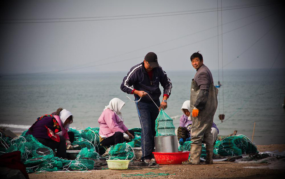 海南渔民的生活 辛苦劳作的景色