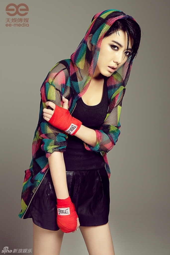 刘忻最新宣传照风格再突破 演绎运动范儿