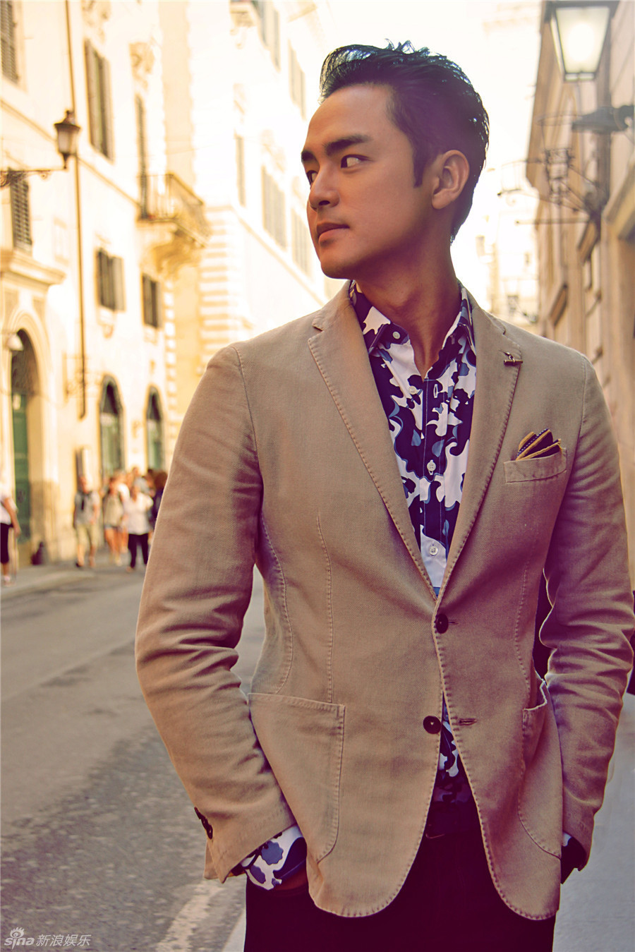 明道欧洲复古之旅 展露绅士温暖笑容