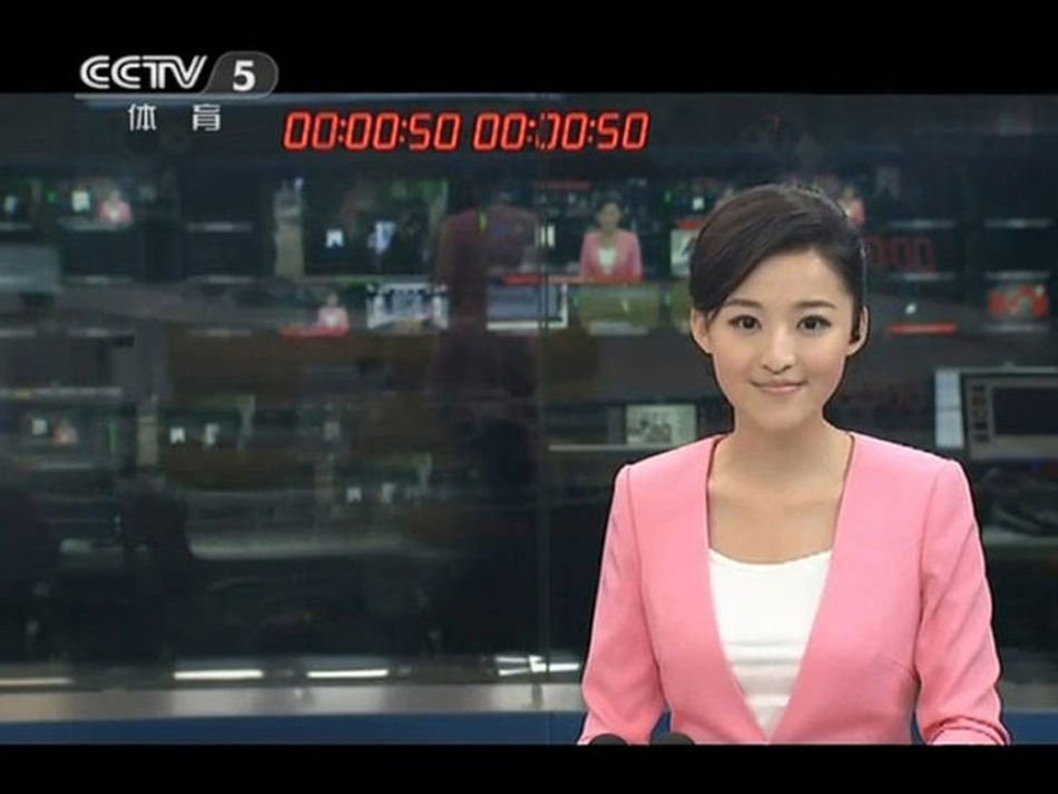 央视新晋美女主播网络走红生活照曝光