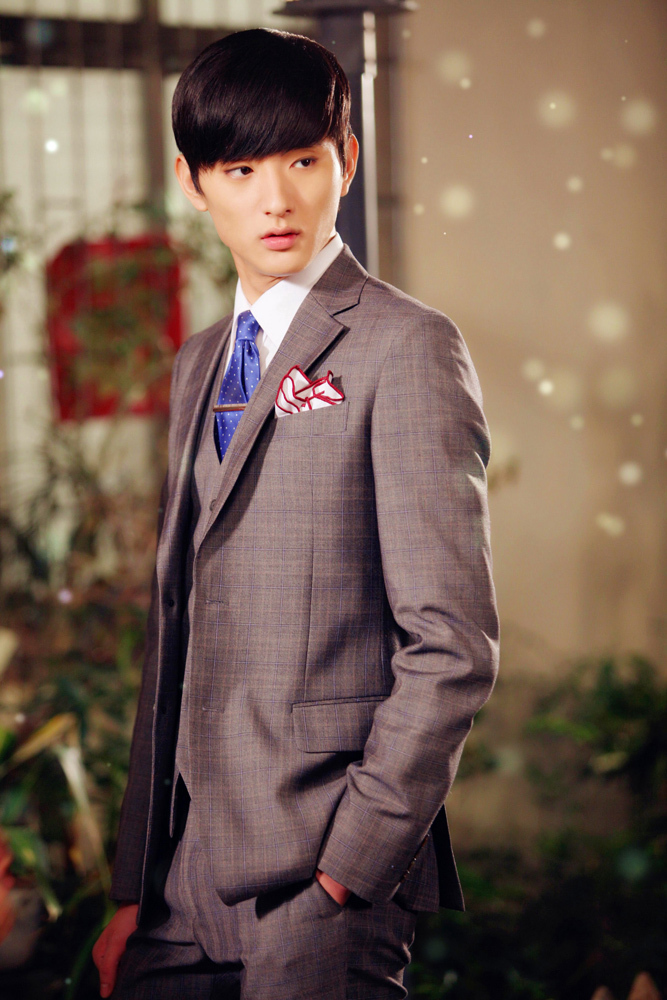 《亿万继承人》曝剧照 崔始源于小彤对决