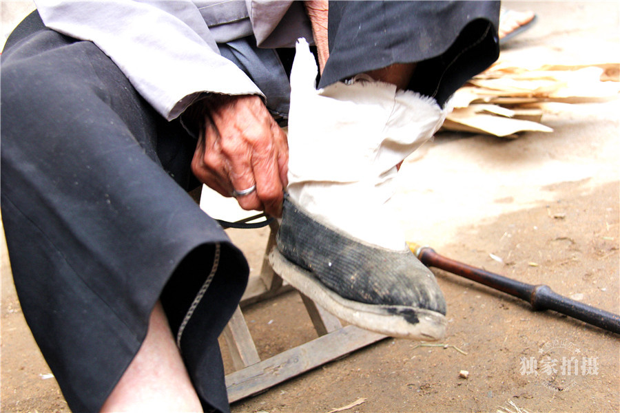 《世间》第16期:最后的裹脚老人