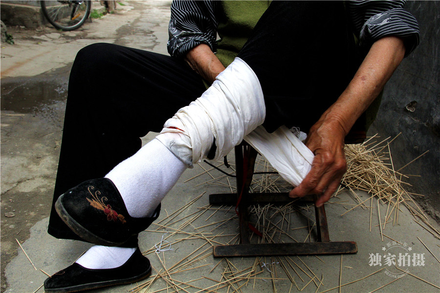 《世间》第16期:最后的裹脚老人