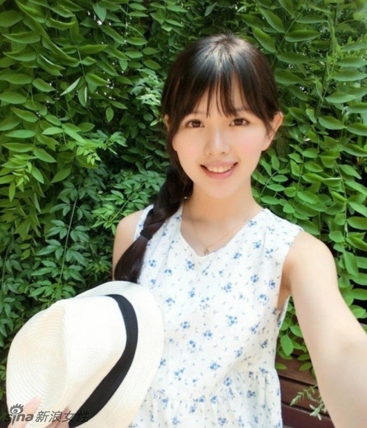 南昌大学校花钟恩淇生活照曝光 甜美可人
