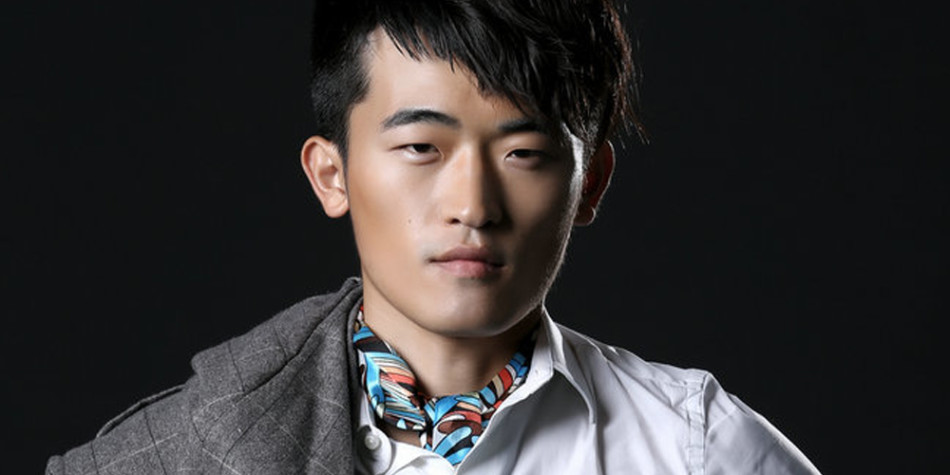 姜寒写真化身嬉皮绅士草样型男扮囧搞怪