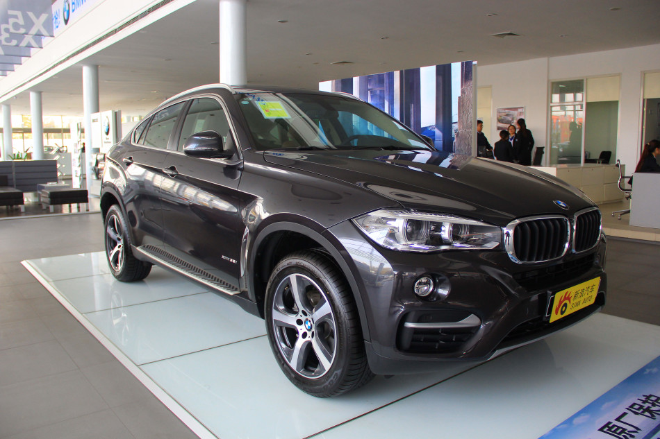宝马x6豪华版新浪济南汽车到店实拍