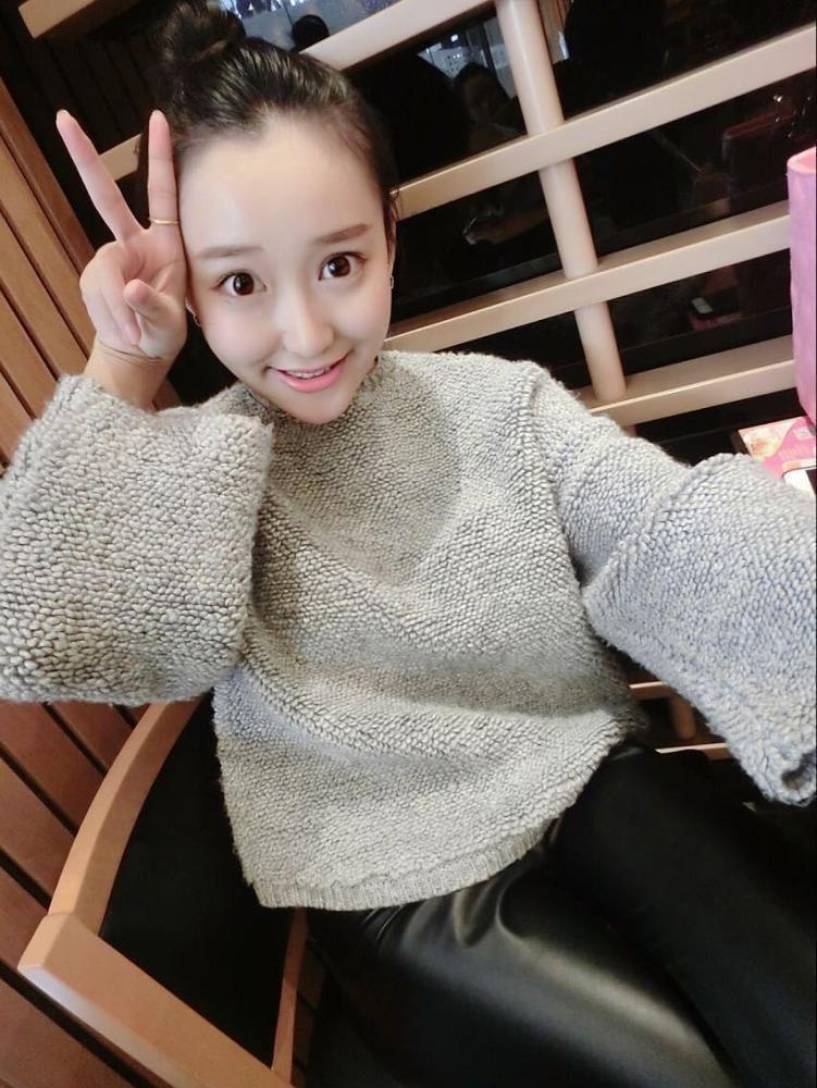 在游戏圈里,来自济南大学的杜小雨被称为电竞女神,在校园中,她也是一