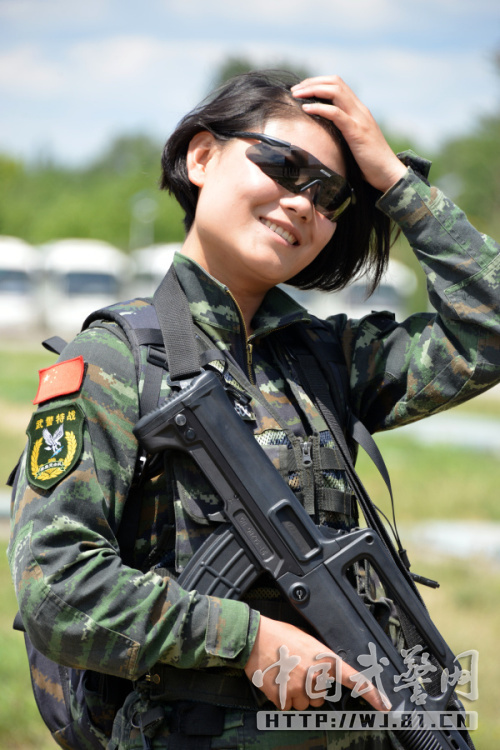 猎鹰突击队高挑精英美女队员曝光
