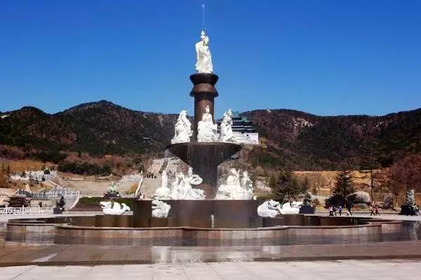 威海仙姑顶.位于威海市环翠区望岛村西北部,海拔375米.