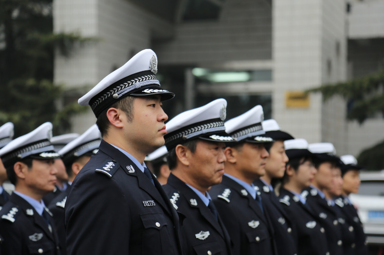 高速公路交警总队进行精细化训练