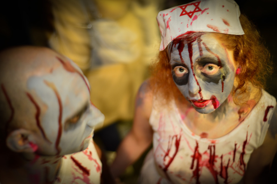 七窍流血 以色列人的"僵尸行走"