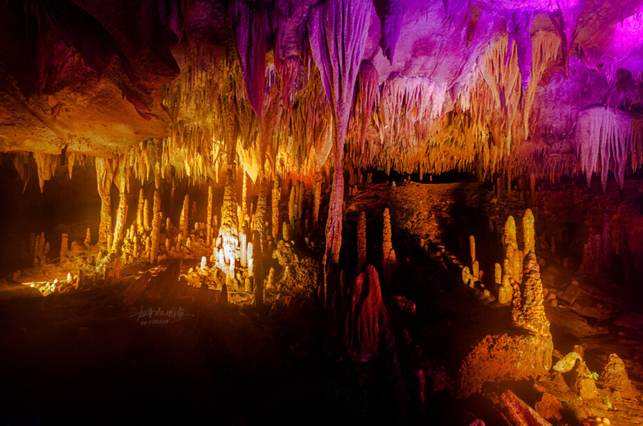 中国最美的地下河万年神龙宫
