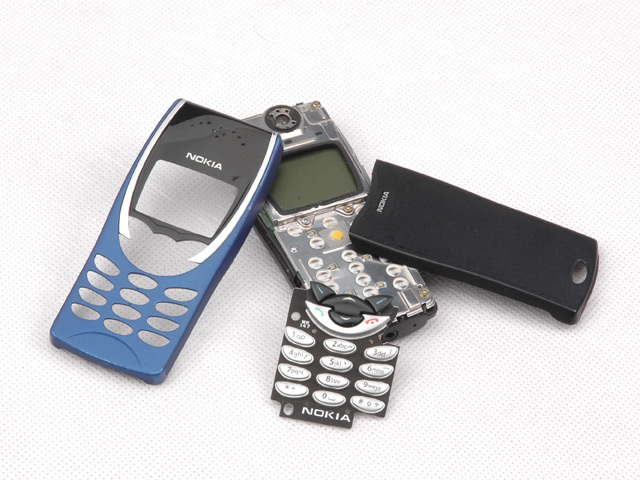 诺基亚 8210