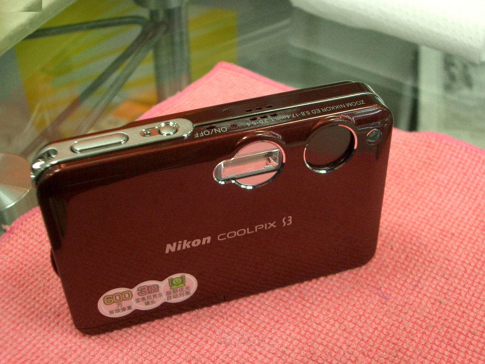 尼康coolpix s3 相机外观
