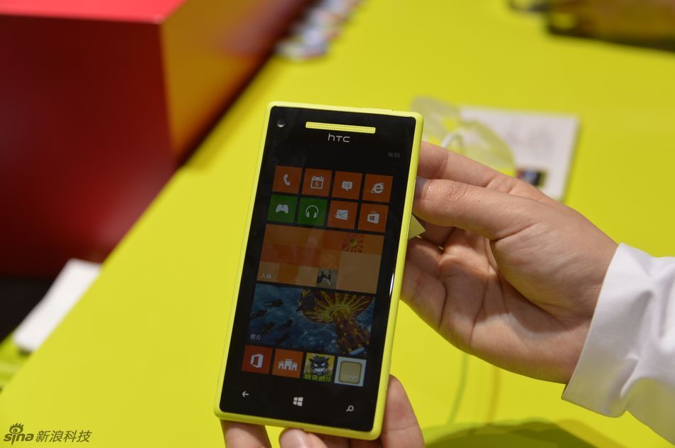 1080p全高清屏幕 htc butterfly现场实拍