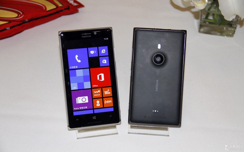 12-lumia 925屏幕介绍