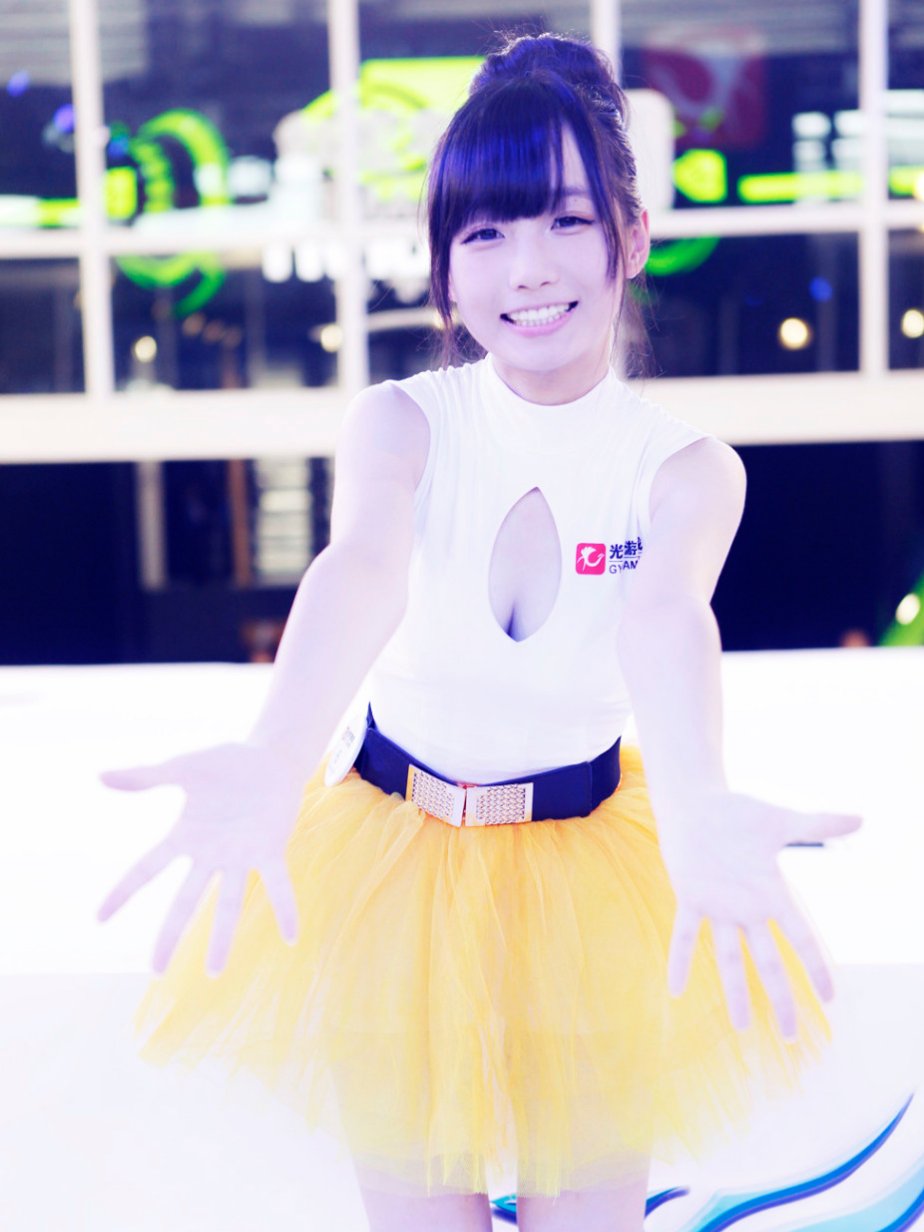 2013chinajoy回顾:长腿细腰靓模引宅男疯狂