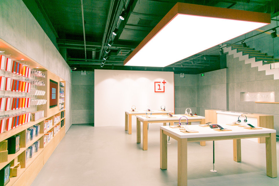 试卷乱飞扔下ipad 陆海空上天入地开发新资源