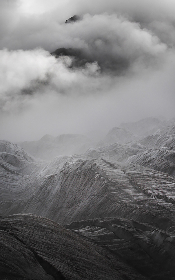 尽显山之魂灵 气势磅礴的黑白景观摄影