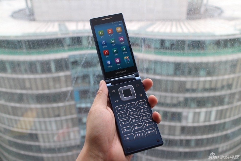 双屏翻盖设计 三星g9198手机图赏