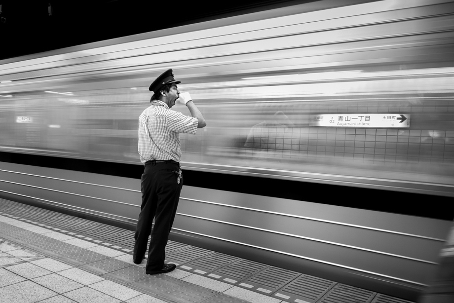 摄影大师教你如何在地铁里拍摄出好照片