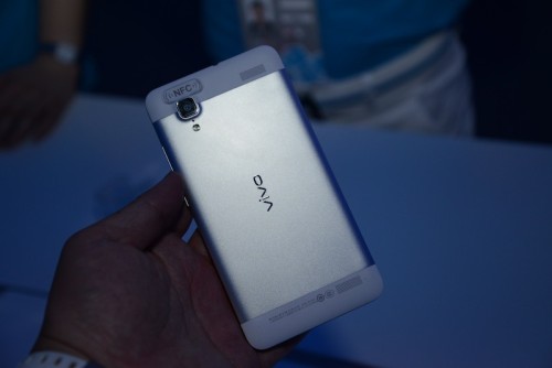 步步高发布vivo xplay智能手机 售2998元