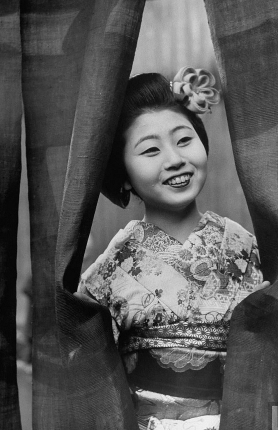 组图二战后日本艺妓的生活