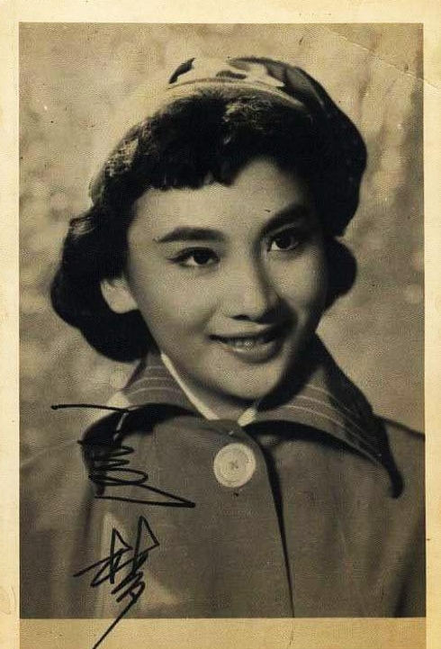 是50-60年代香港长城电影制片公司首席女演员,香港青鸟电