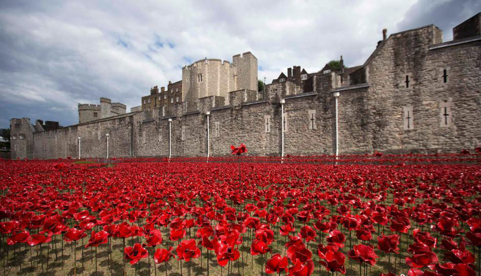伦敦塔种80万陶瓷罂粟花纪念一战百年