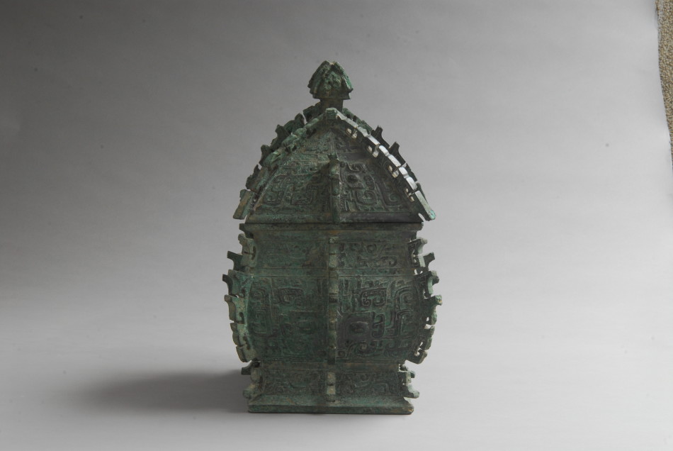 叔牝方彝完美反映了这一特点,是西周时期青铜礼器的典型之作.