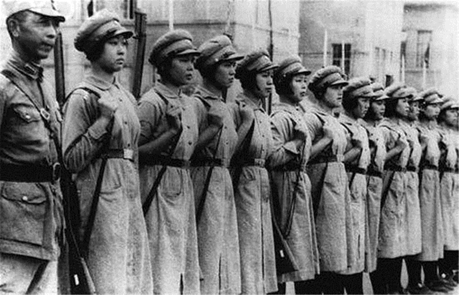 抗战时国民党女兵罕见老照片