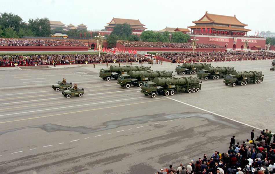 中国历届阅兵风采展示-百年记忆