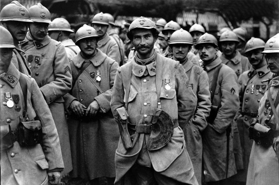 当时的法军已经淘汰了红色制服.