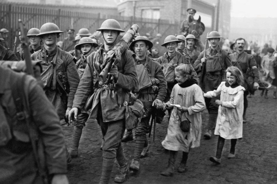 一战 1/40                                           图为英军医护