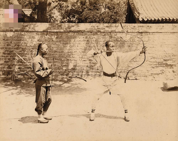 穿现代军装拿龙旗:晚清剧变中的清军士兵