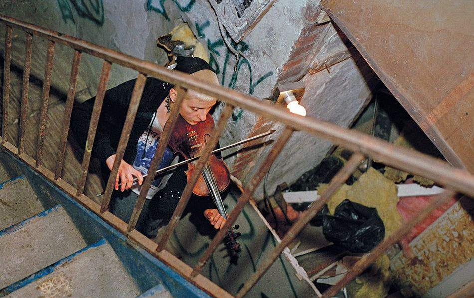 新闻之外的真实美国:90年代美国流浪艺人生活