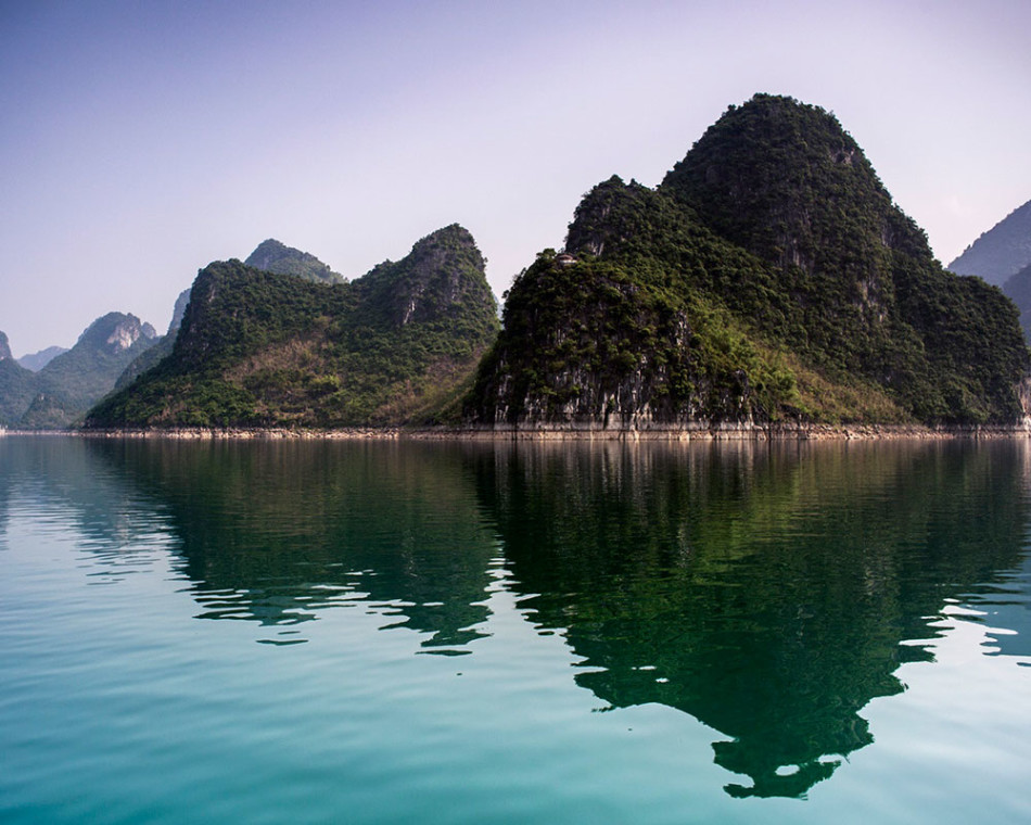 大龙湖群山环抱碧水连天船游水上小桂林