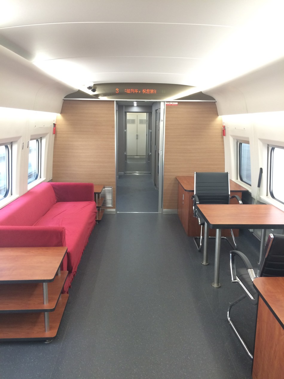 贵广高铁高速综合检测列车黄医生试跑