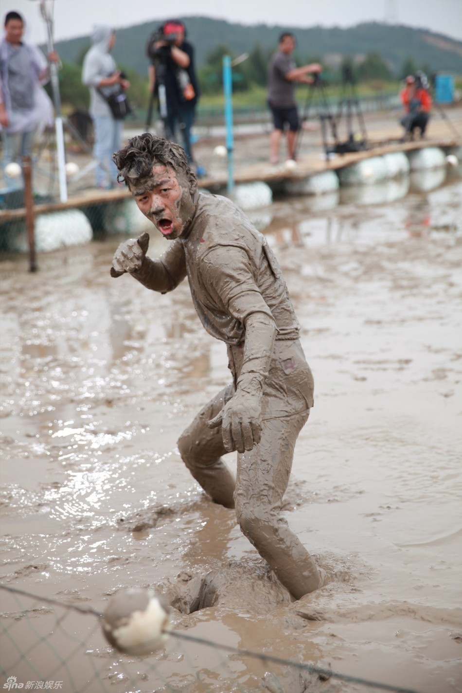 《奔跑吧兄弟》本周上演"逃离秀山岛