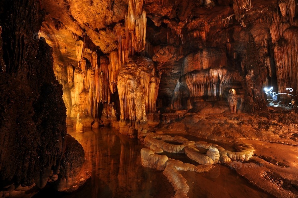 湖南临武龙洞现"中国龙"石龙