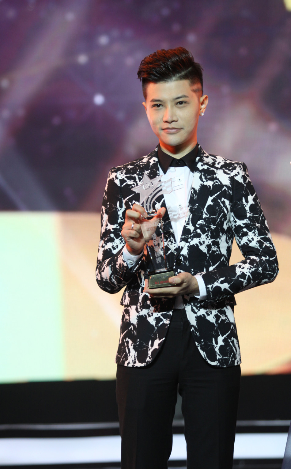 广西歌手王可文获音乐先锋榜年度先锋新人奖