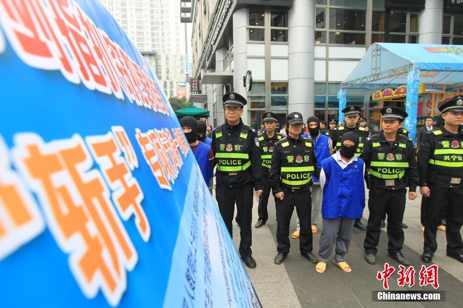 直击南宁反扒"斩手"行动