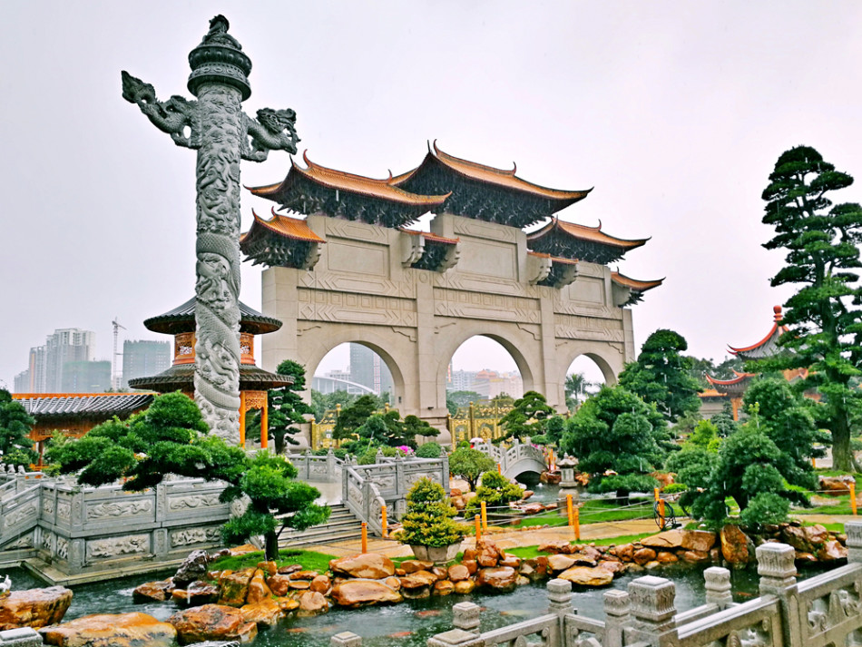 雨中探秘玉林云天宫 藏品丰富巧夺天工_高清图集_新浪网