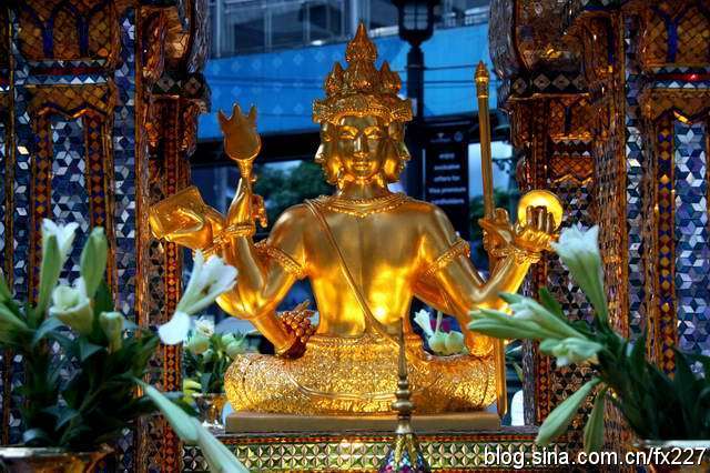 实拍爆炸前的泰国四面佛