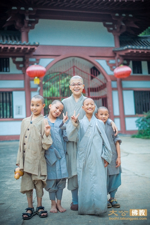 探秘当代比丘尼生活:她们的快乐你想象不到_高清图集_新浪网