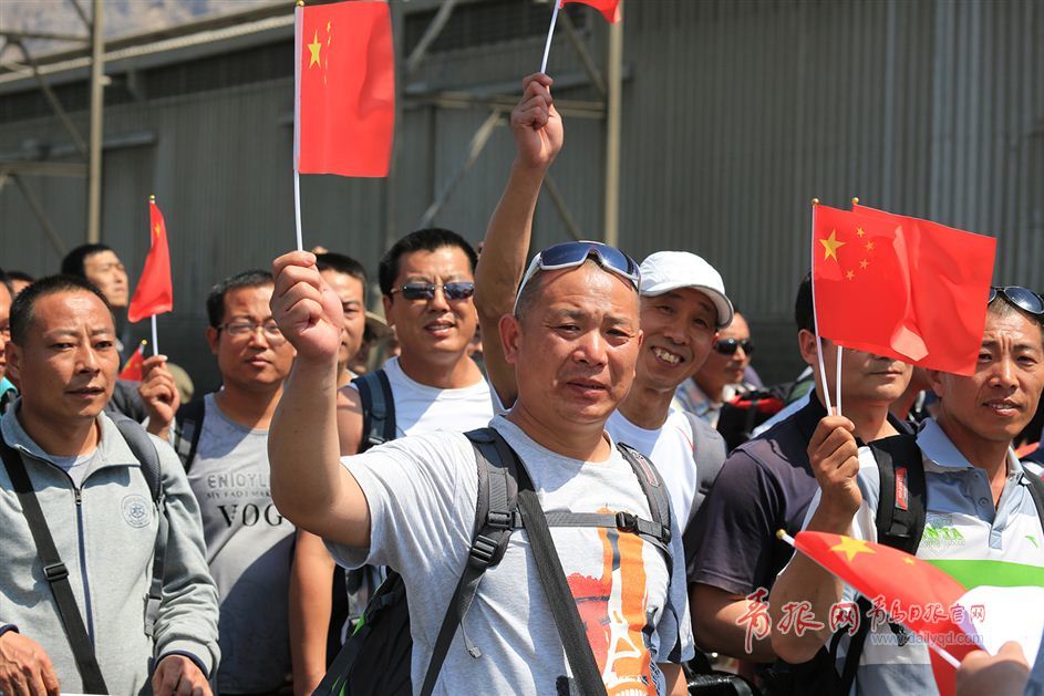 护航队从也门撤侨571人