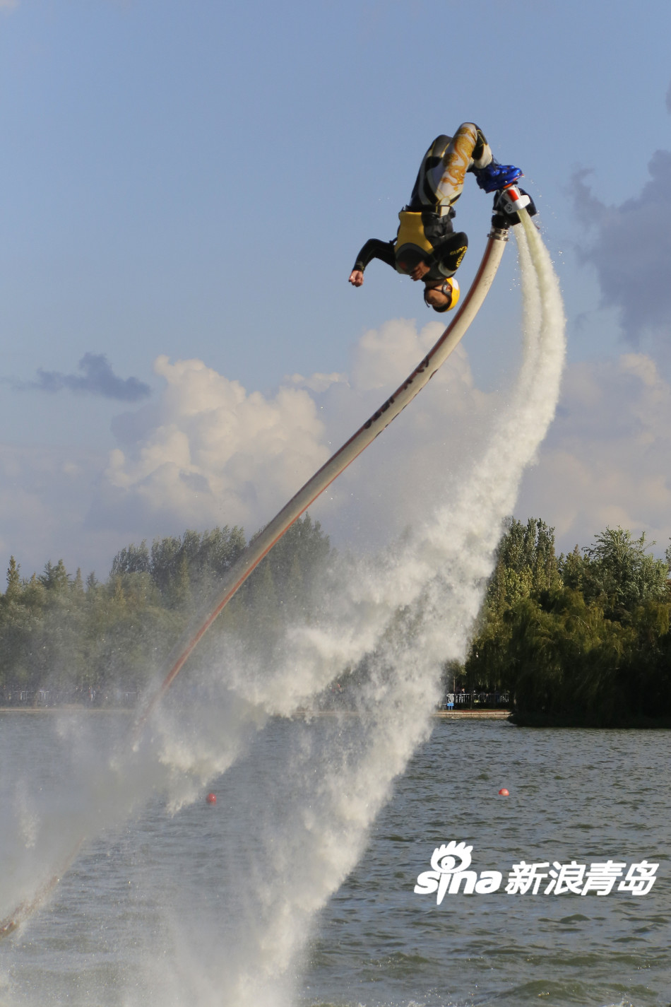 世休体龙舟赛战鼓擂响 400余运动员水上竞技