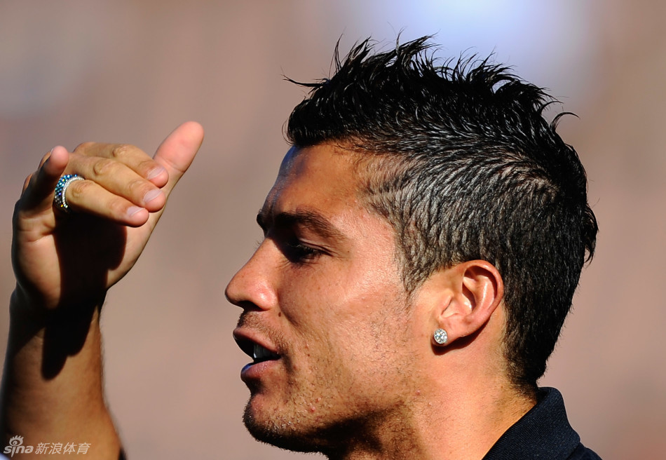 "发胶哥"c罗发型盘点_高清图集_新浪网