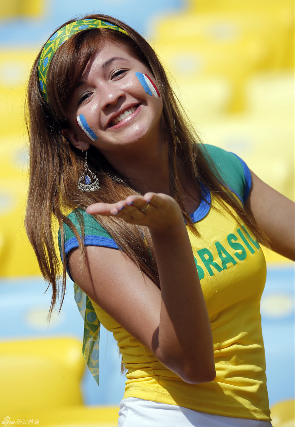 巴黎街头的德国女球迷