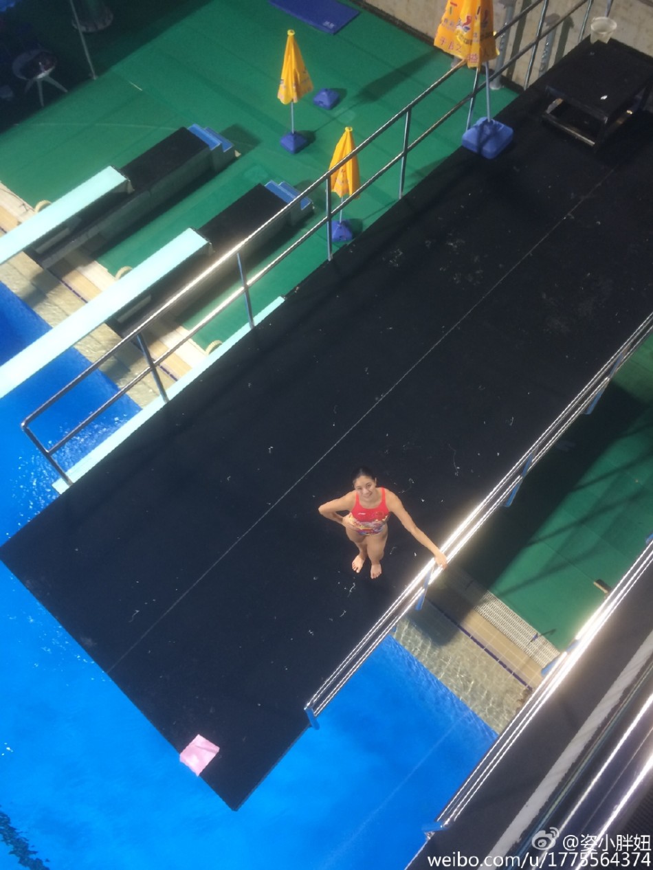 跳水队结束集训何姿秀美照